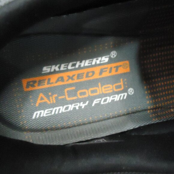 SIZE 10.5. Skechers Relaxed Fit Air- Cooled sneakers. - Picture 6 of 16